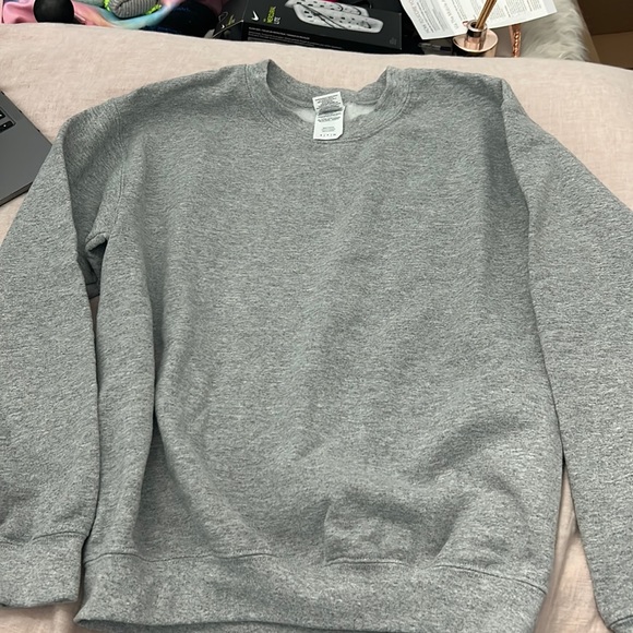 Gildan Sweaters - Grey sweatshirt